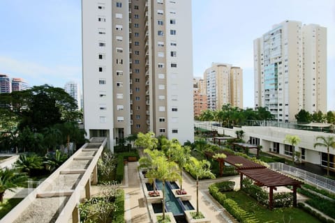 Image 17 - 256897